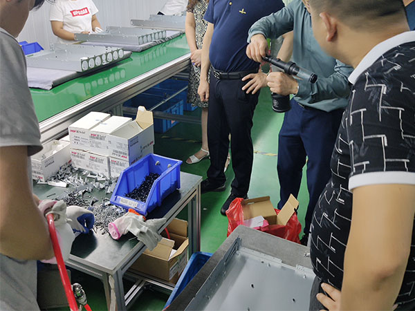 昆山嘉瑞汽車再次采購(gòu)速耐鉚釘槍