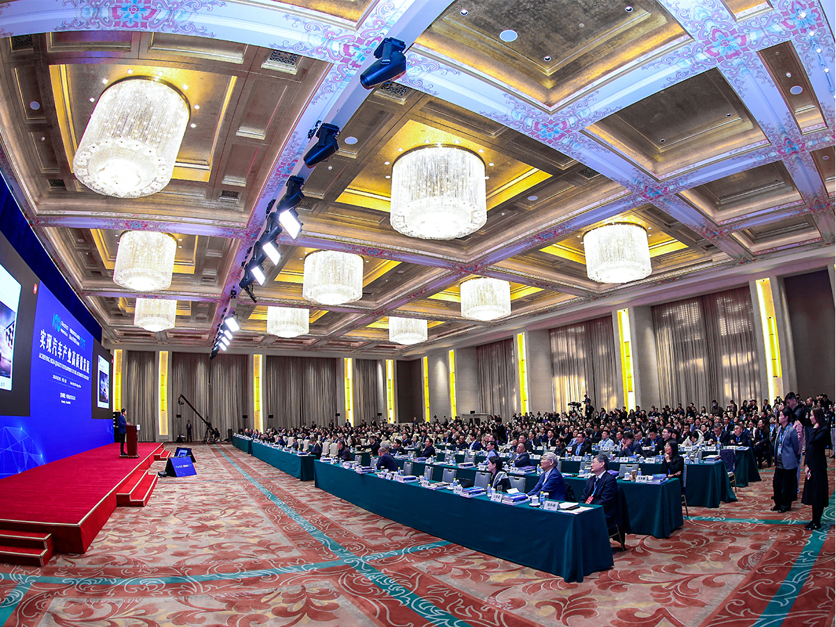 嘉佑佳受邀參加2025電動汽車百人會論壇
